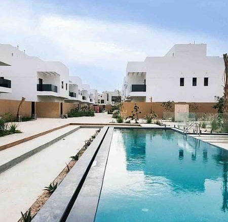 فيلا للإيجار في النرجس، الرياض مع 3 غرف بمساحة 12806 م²
