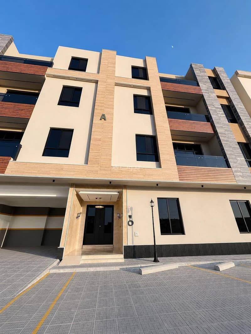 شقة للبيع بـ5 غرف في Al Yarmuk، الرياض مساحة 131 م²