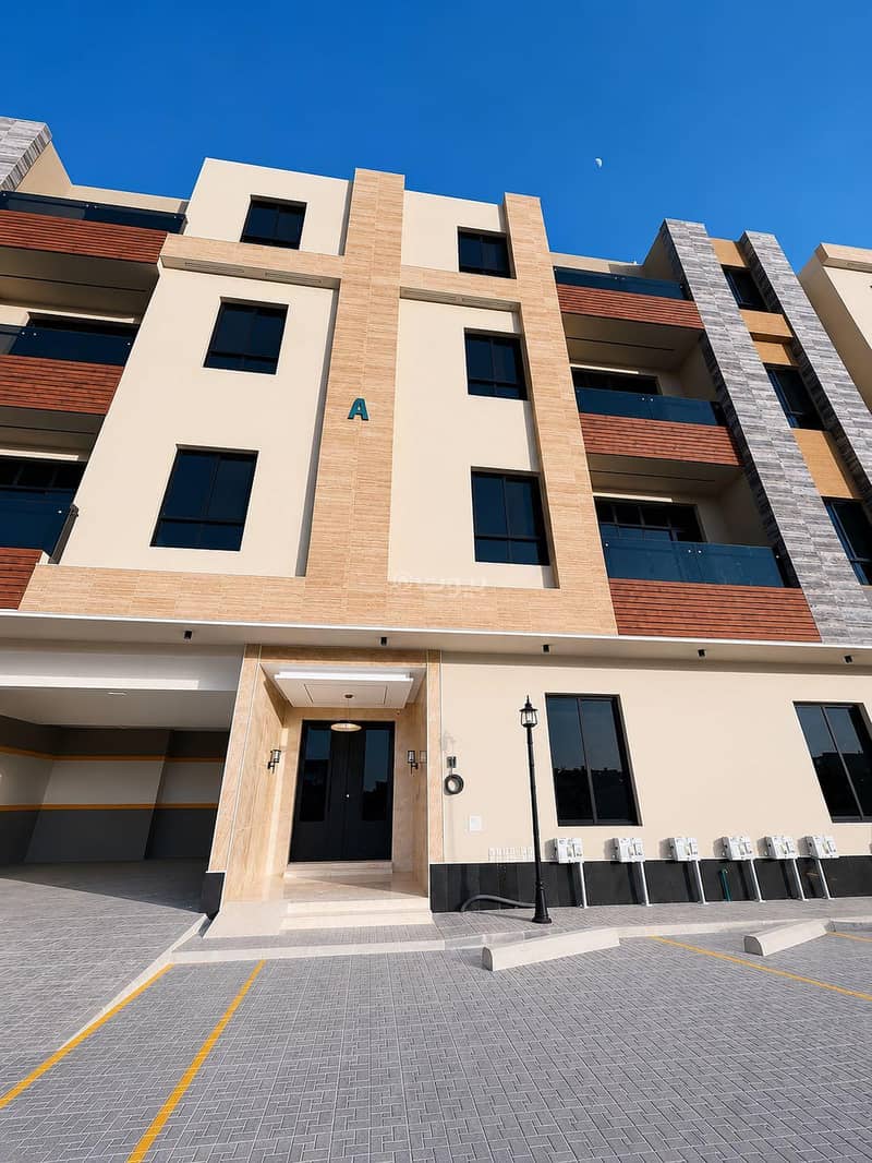 شقة للبيع بـ6 غرف في Al Yarmuk، الرياض مساحة 134 م²