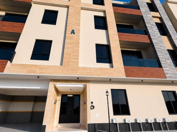 شقة للبيع بـ5 غرف في Al Yarmuk، الرياض مساحة 156 م²