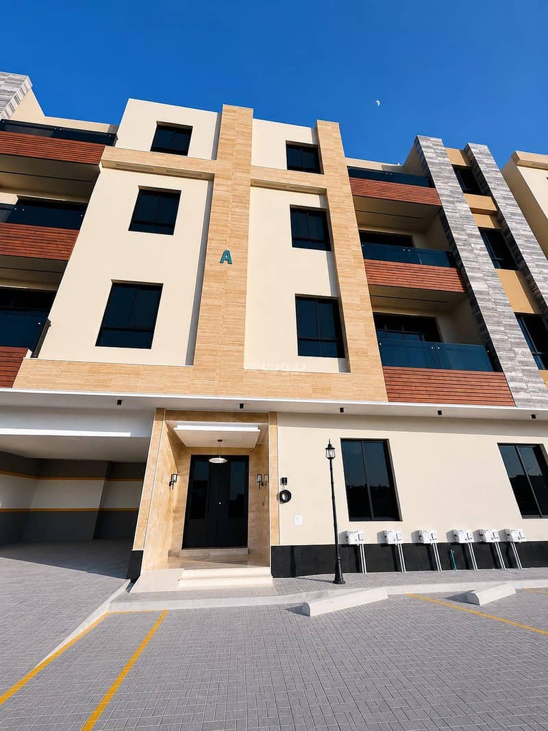 شقة للبيع بـ5 غرف في Al Yarmuk، الرياض مساحة 151 م²