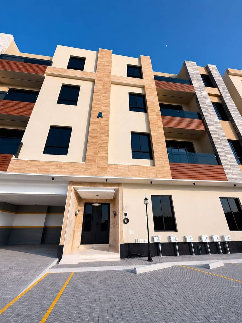 شقة للبيع بـ5 غرف في Al Yarmuk، الرياض مساحة 145 م²