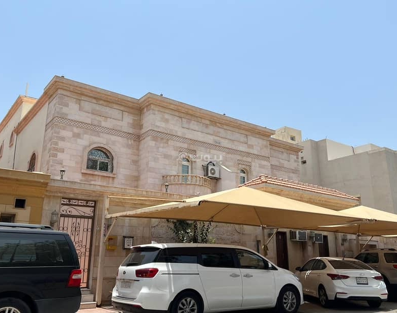 فيلا للبيع في البساتين، جدة مع 11 غرف بمساحة 690 م²