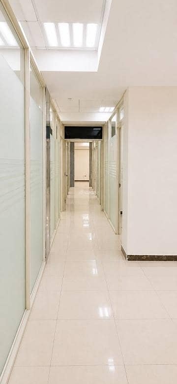 مكتب للإيجار في الرويس، جدة بمساحة 2500 م²