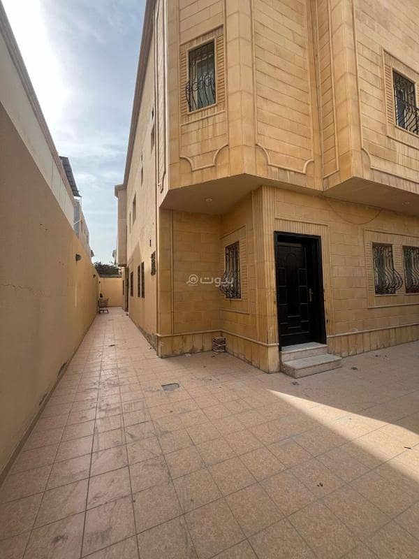 فيلا للبيع في الراكة الجنوبية، الخبر مع 4 غرف بمساحة 243 م²