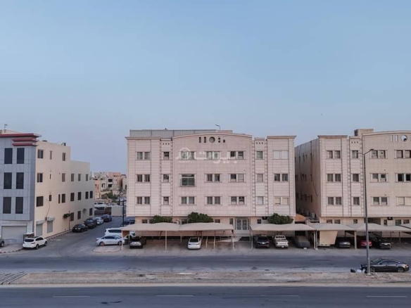 شقة للبيع بـ3 غرف في Al Yarmuk، الرياض مساحة 225 م²