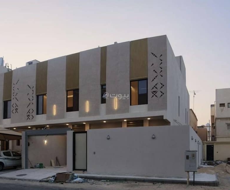 شقة للبيع بـ5 غرف في Al Itsalat Subdivision، الدمام مساحة 900 م²